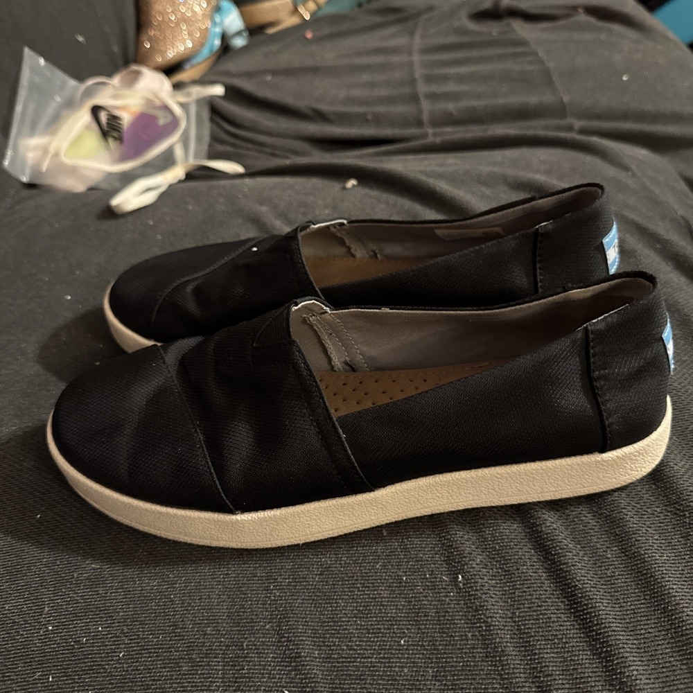Toms Classic Black Canvas Slip On Shoes, Size 8 excellent shape